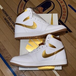 Women’s Jordan 1 Retro High OG ‘Metallic Gold’ - Size 10 / Men’s 8.5